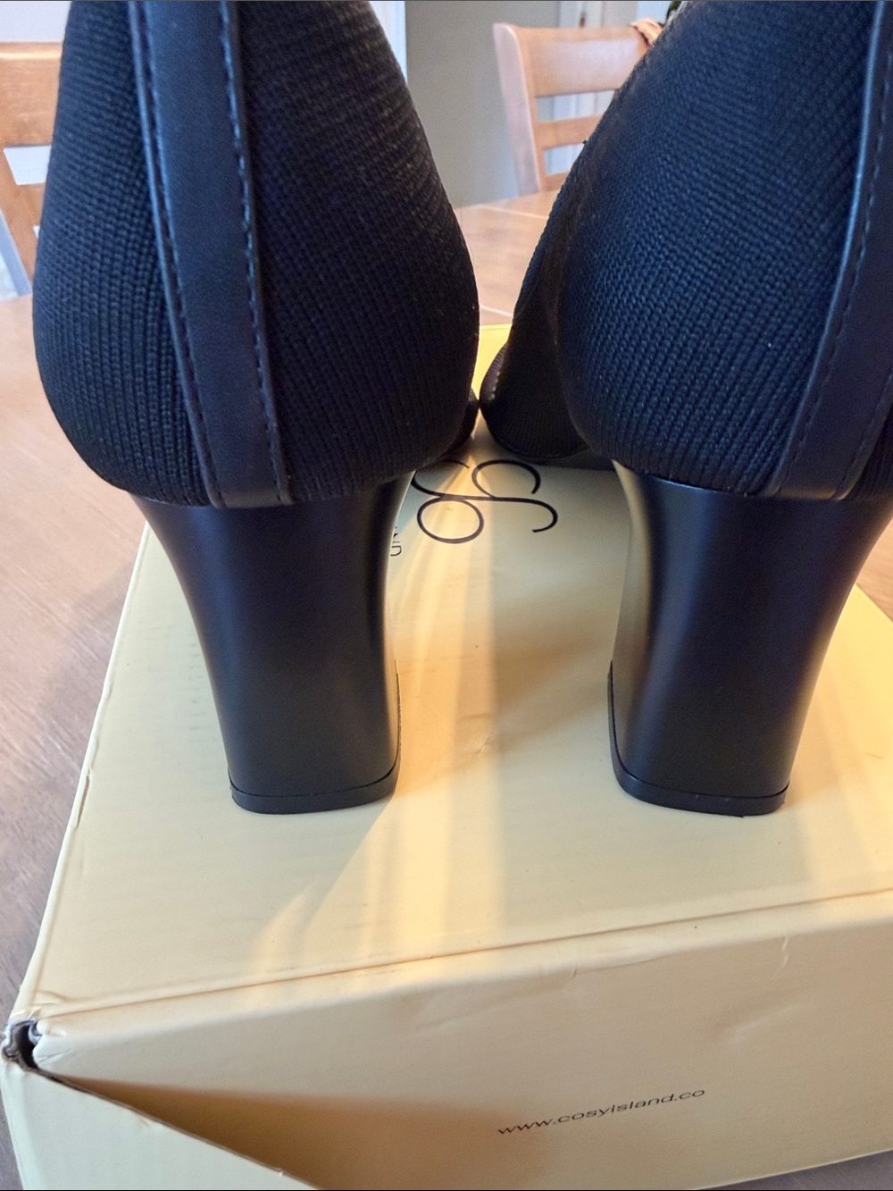 NWT Cosy Island Black Square-Toe Mid Heel Pumps - Picture 3 of 6